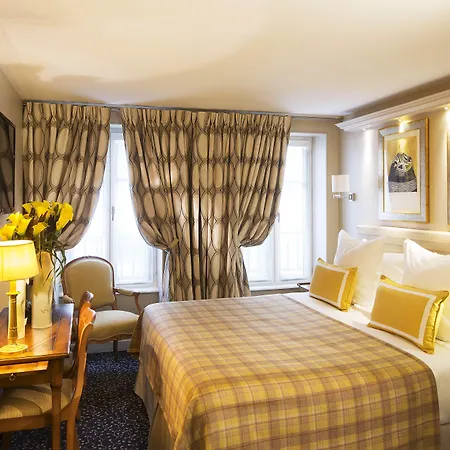 Hotel Le Relais Des Halles 4*