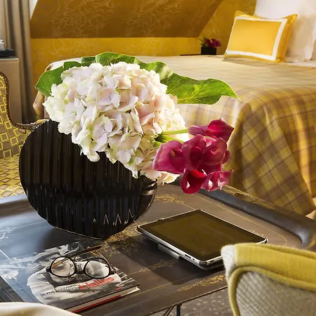 Hotel Le Relais Des Halles 4*
