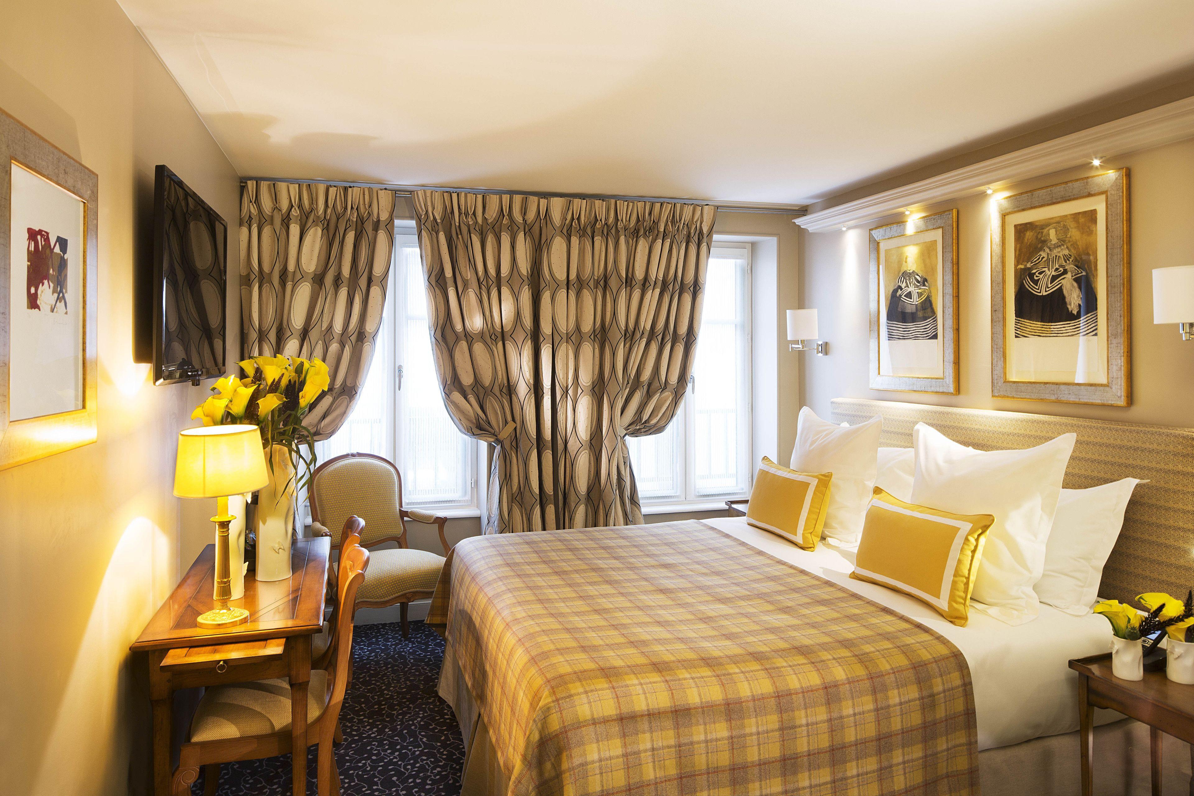 Hotel Le Relais Des Halles 4*